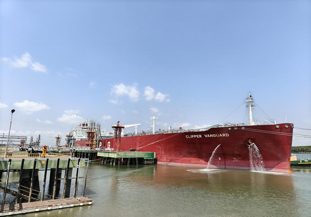 Tàu mang gần 38.000 tấn LPG từ Australia cập cảng Thị Vải về cho PV GAS hôm qua 20/3/2026.