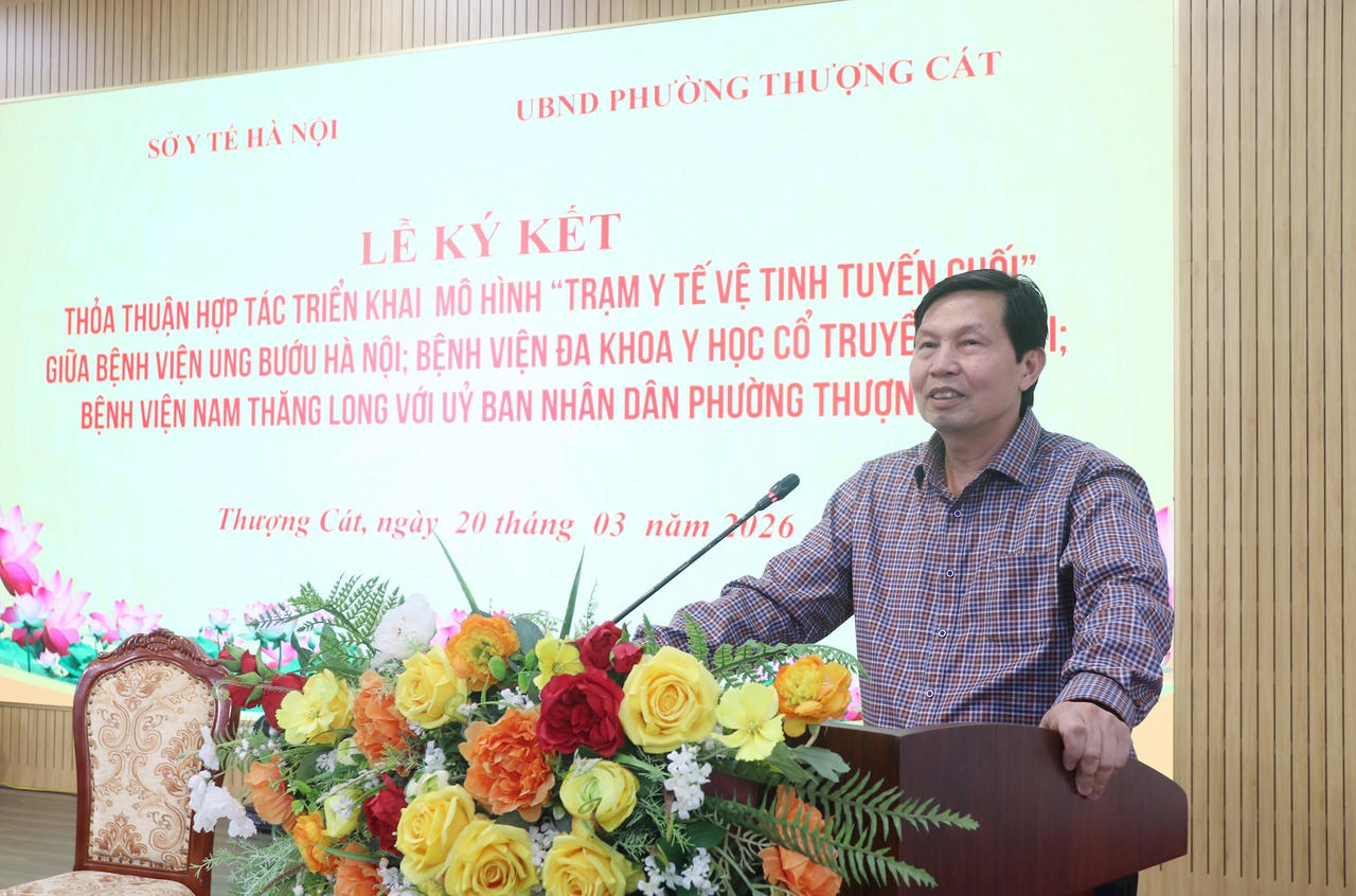 Phó Giám đốc Sở Y tế Hà Nội Trần Văn Chung phát biểu tại lễ ký kết. (Ảnh: Hà Linh)