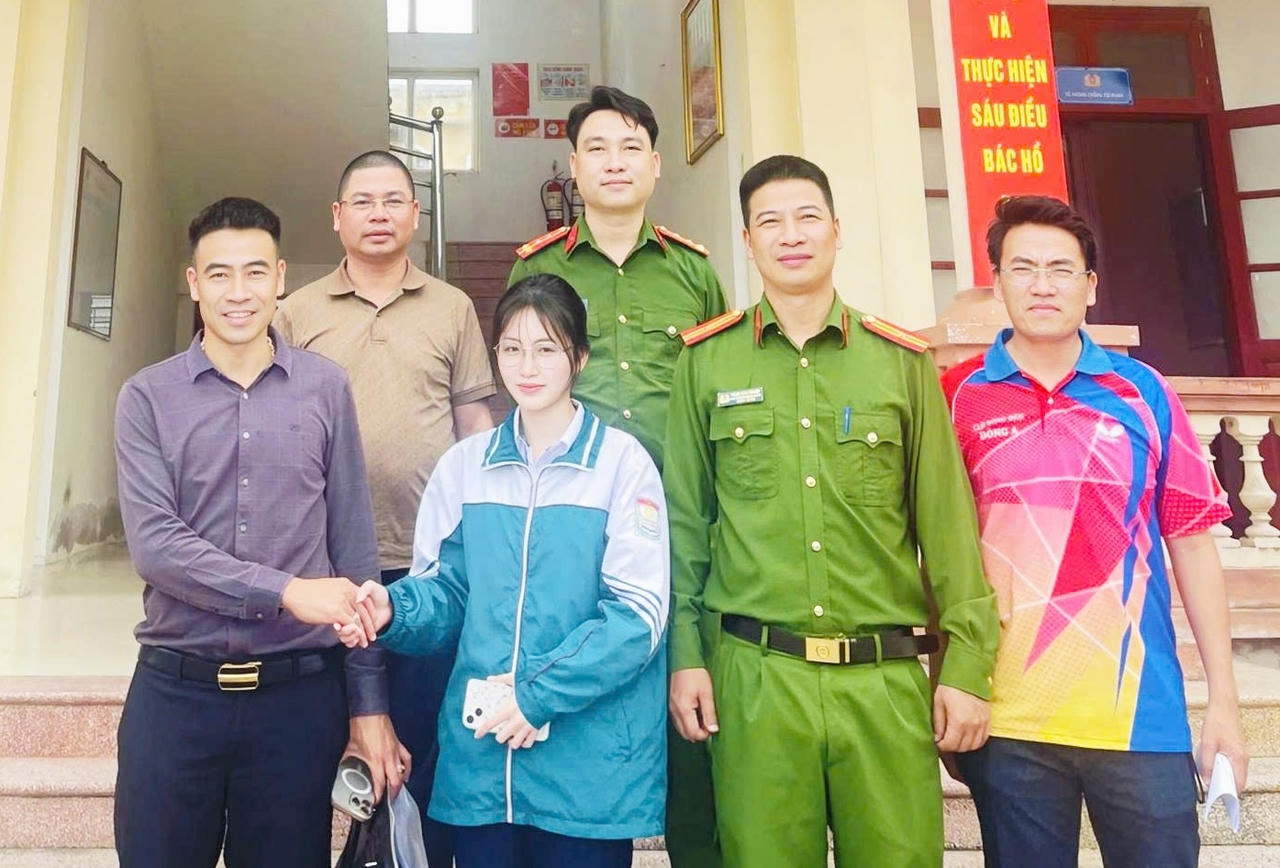 Ninh Bình: Hỗ trợ người dân nhận lại gần 500 triệu đồng chuyển khoản nhầm