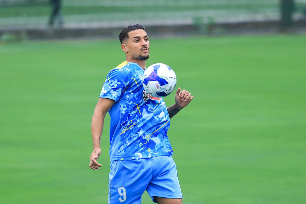 Hoàng Hên: "Tôi đã chờ đợi rất lâu để khoác áo đội tuyển Việt Nam"