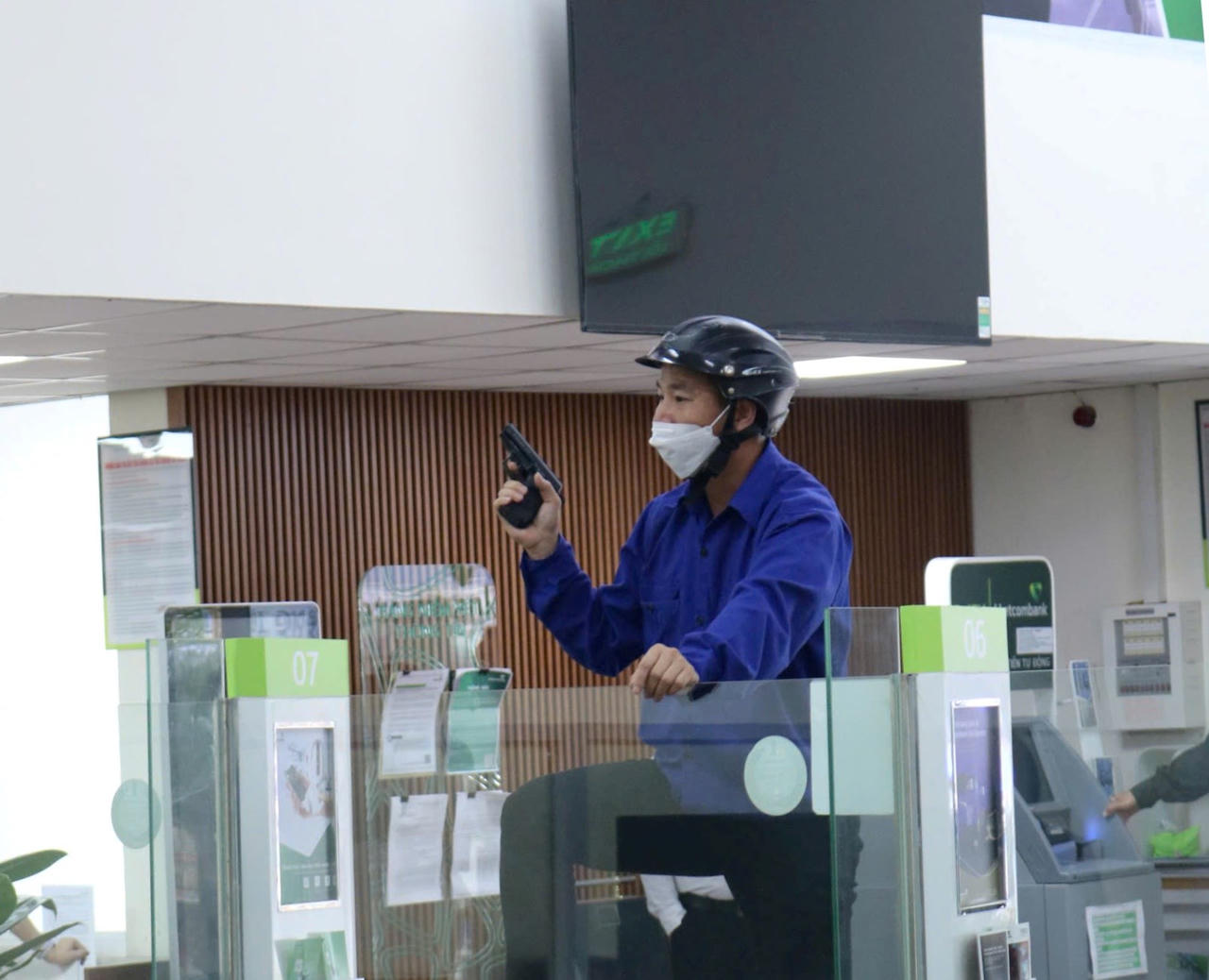 Hải Phòng diễn tập xử lý tình huống cướp ngân hàng sử dụng vũ khí nguy hiểm