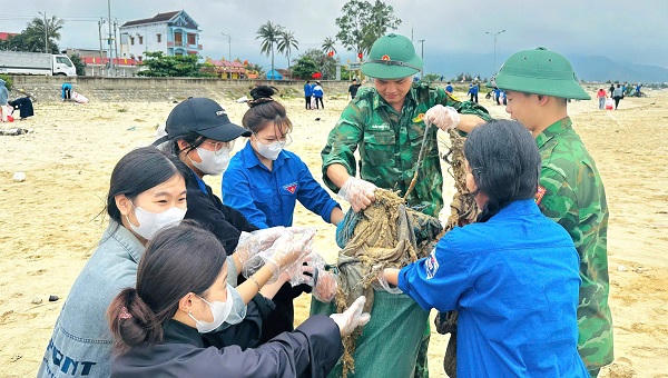 Tuổi trẻ BĐBP Quảng Trị đồng loạt ra quân “Ngày Chủ nhật xanh”