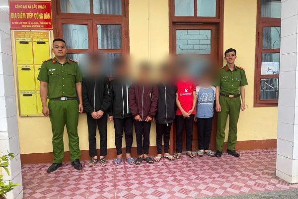 Làm rõ 6 thiếu niên ném đá ô tô trên cao tốc Bắc - Nam qua Quảng Trị