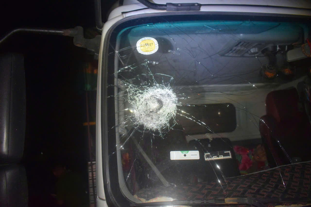 Làm rõ 6 thiếu niên ném đá ô tô trên cao tốc Bắc - Nam qua Quảng Trị