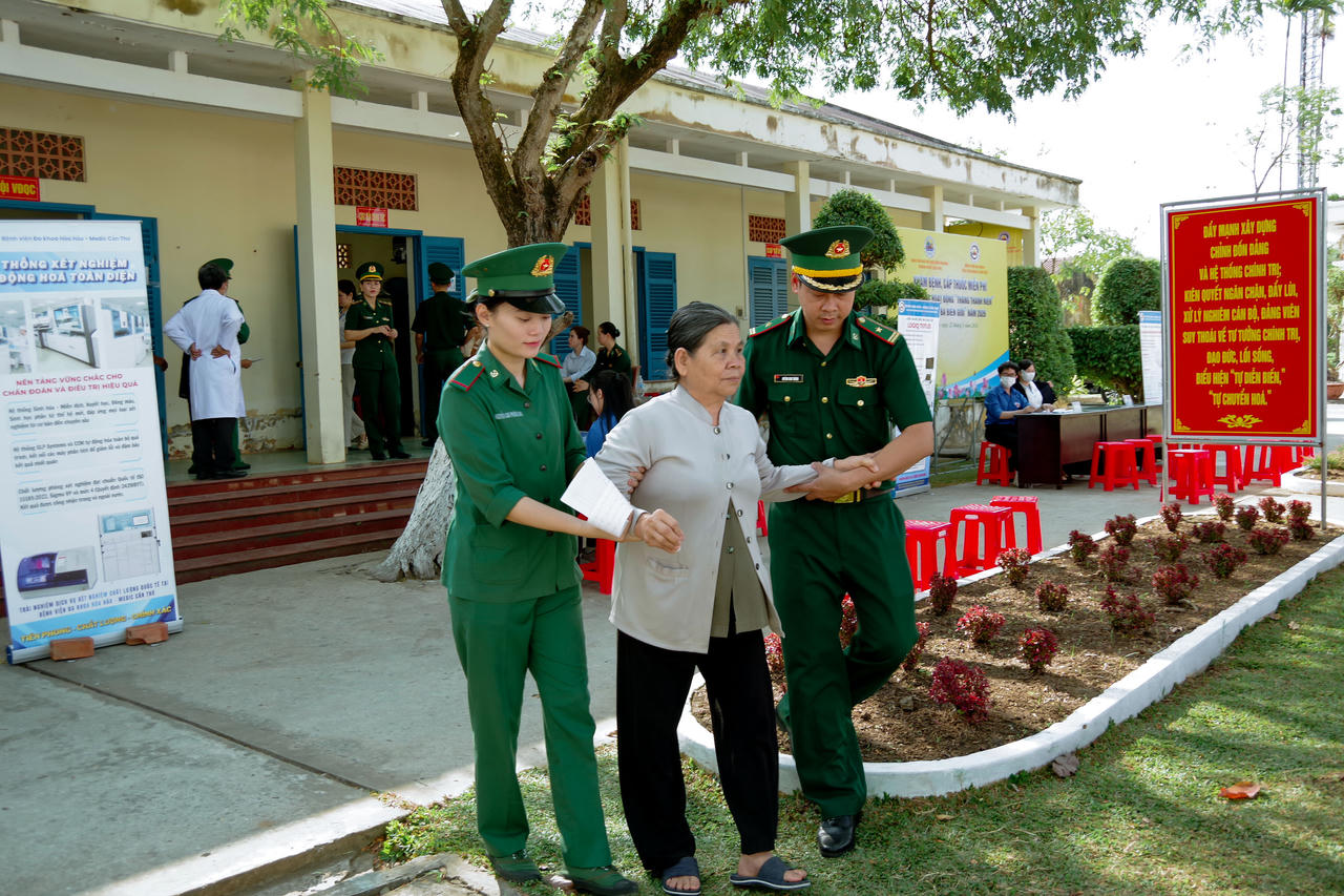Sôi nổi hoạt động “Tháng Thanh niên”, “Tháng Ba biên giới” tại biên giới biển Cần Thơ