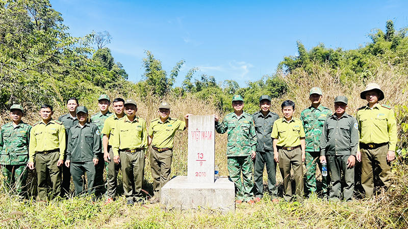 Quảng Ngãi: Phối hợp nhiều lực lượng, ứng dụng công nghệ giữ rừng ở xã biên giới Ia Tơi
