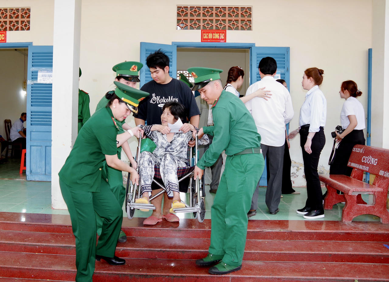 Sôi nổi hoạt động “Tháng Thanh niên”, “Tháng Ba biên giới” tại biên giới biển Cần Thơ