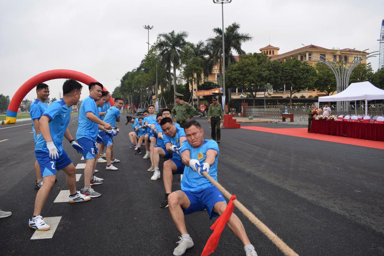 Hưng Yên: Gần 3.000 người hưởng ứng Ngày chạy Olympic vì sức khỏe toàn dân - Vì an ninh Tổ quốc