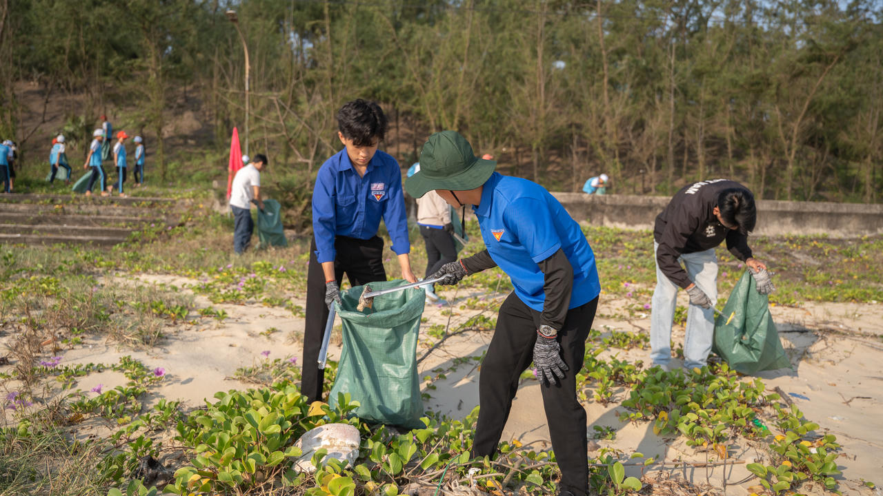 Chương trình kêu gọi mạnh mẽ mỗi người dân hãy bắt đầu từ những hành động nhỏ để cùng nhau xây dựng một tương lai trong lành và bền vững.