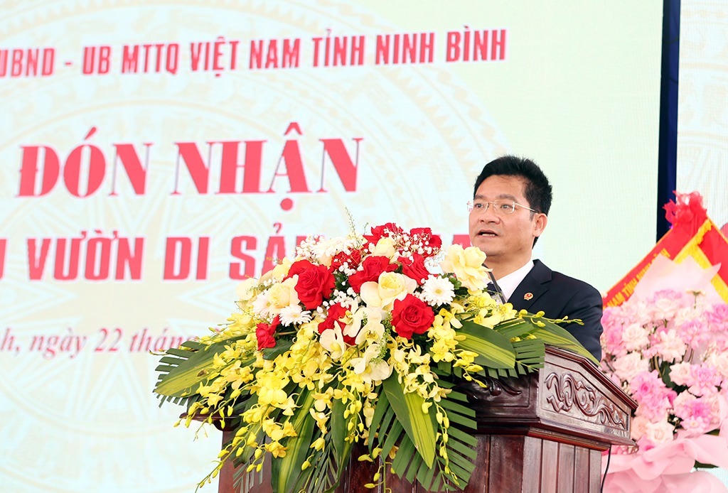 Phó Chủ tịch UBND tỉnh Ninh Bình Trần Anh Dũng phát biểu tại buổi lễ. (Ảnh: Văn Đại)