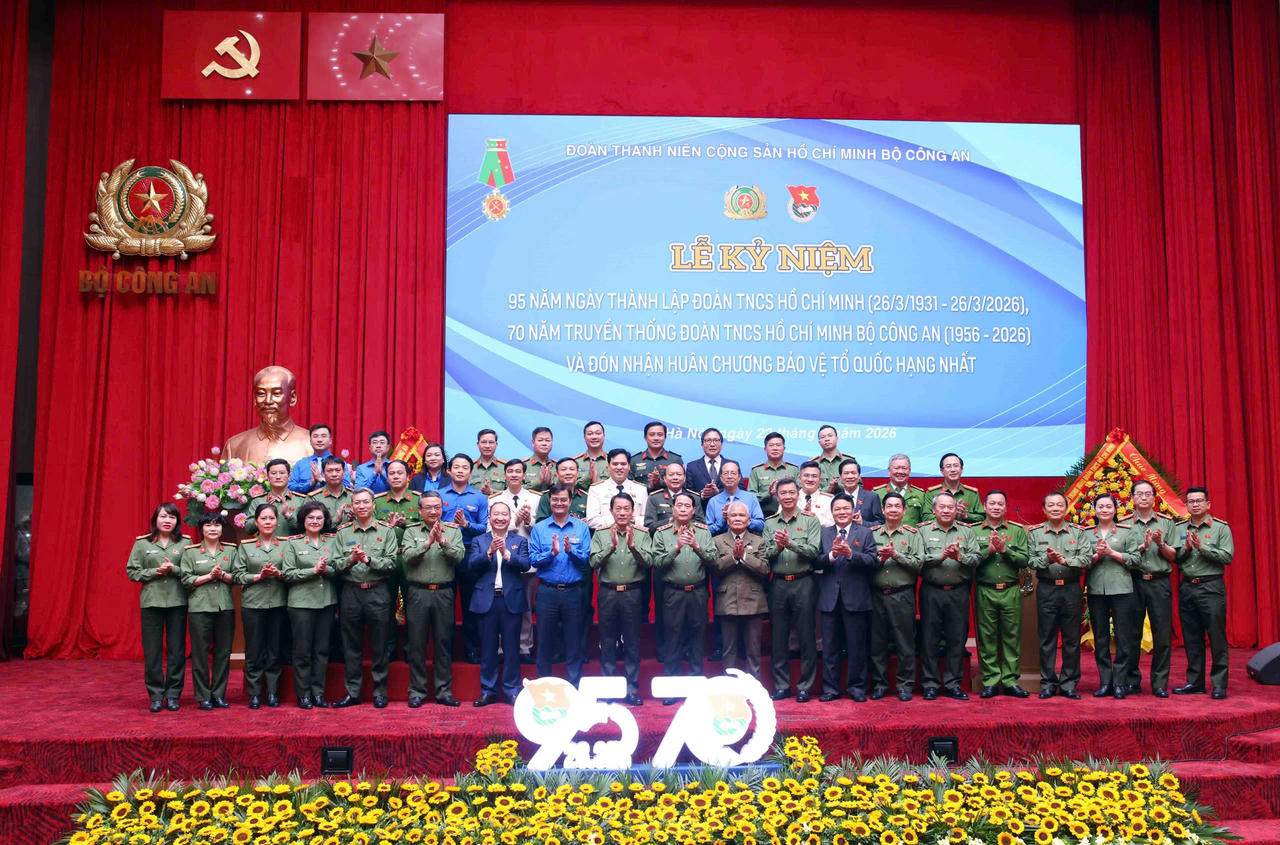 Các đại biểu dự Lễ kỷ niệm.