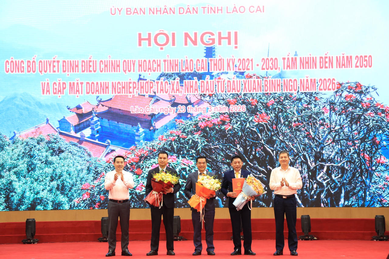 UBND tỉnh Lào Cai đã trao Quyết định chấp thuận chủ trương đầu tư cho 03 dự án lớn thuộc các lĩnh vực trên địa bàn tỉnh Lào Cai 