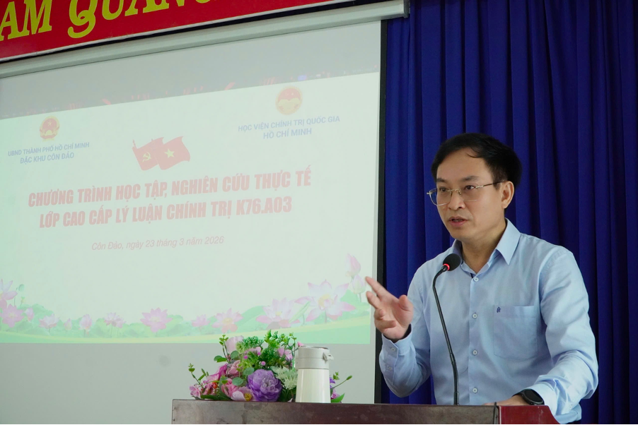 PGS. TS Bùi Văn Huyền, Viện trưởng Viện Kinh tế- Xã hội – Môi trường, Học viện Chính trị quốc gia Hồ Chí Minh chia sẻ tại buổi làm việc.