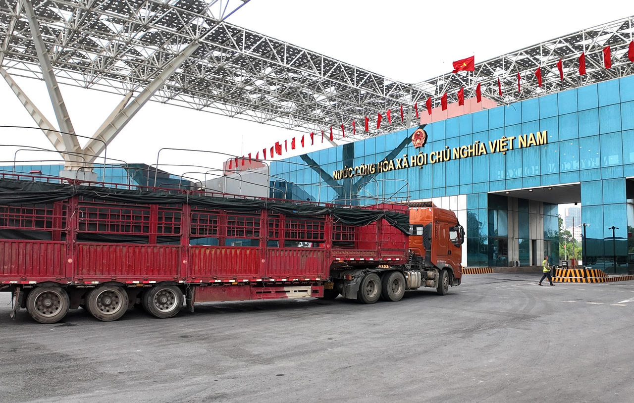 Quảng Ninh: Trên 7.000 tấn hàng hóa thông quan dịp cuối tuần