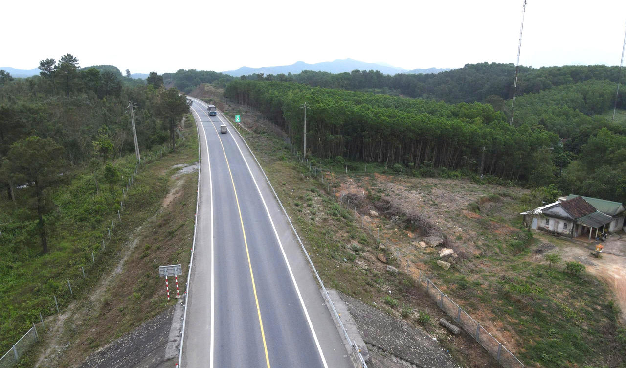 Nút giao với Tỉnh lộ 12B có tổng mức đầu tư khoảng 300 tỷ đồng