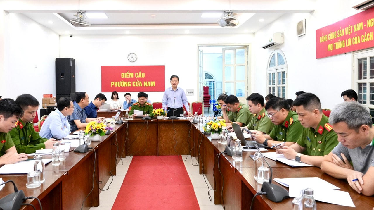 Ông Nguyễn Quốc Hoàn -&nbsp;Chủ tịch UBND phường Cửa Nam phát biểu tại buổi làm việc