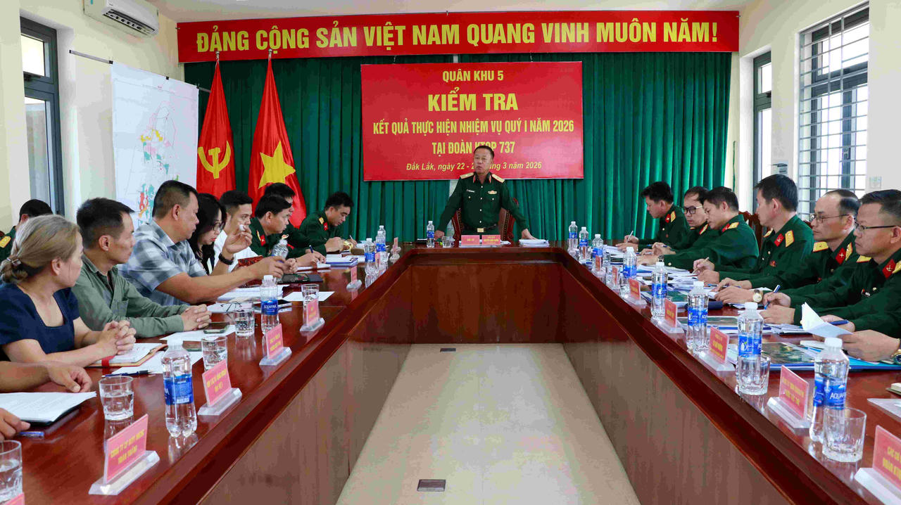 Quang cảnh buổi làm việc.