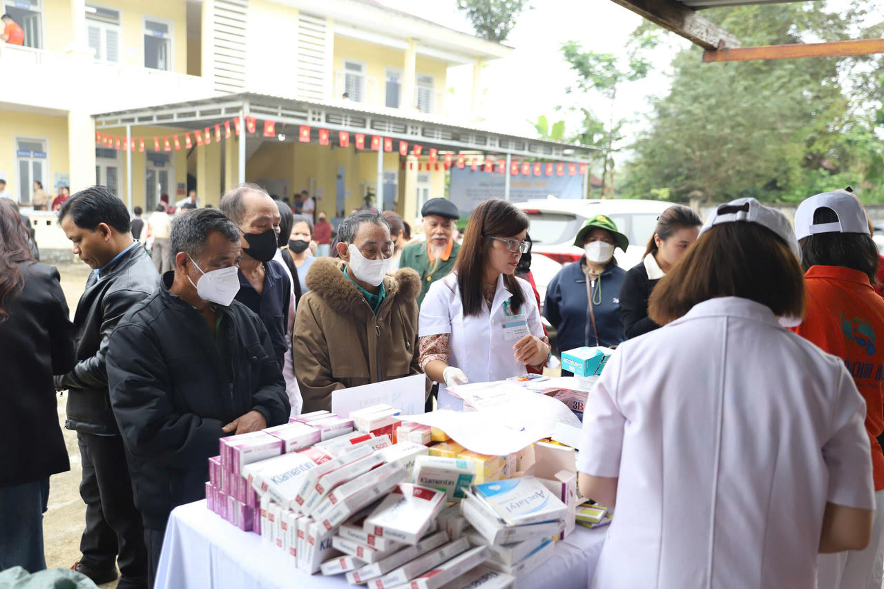 Những hoạt động thiết thực của đoàn không chỉ góp phần chăm sóc sức khỏe mà còn tiếp thêm động lực để địa phương từng bước nâng cao đời sống vật chất và tinh thần cho người dân