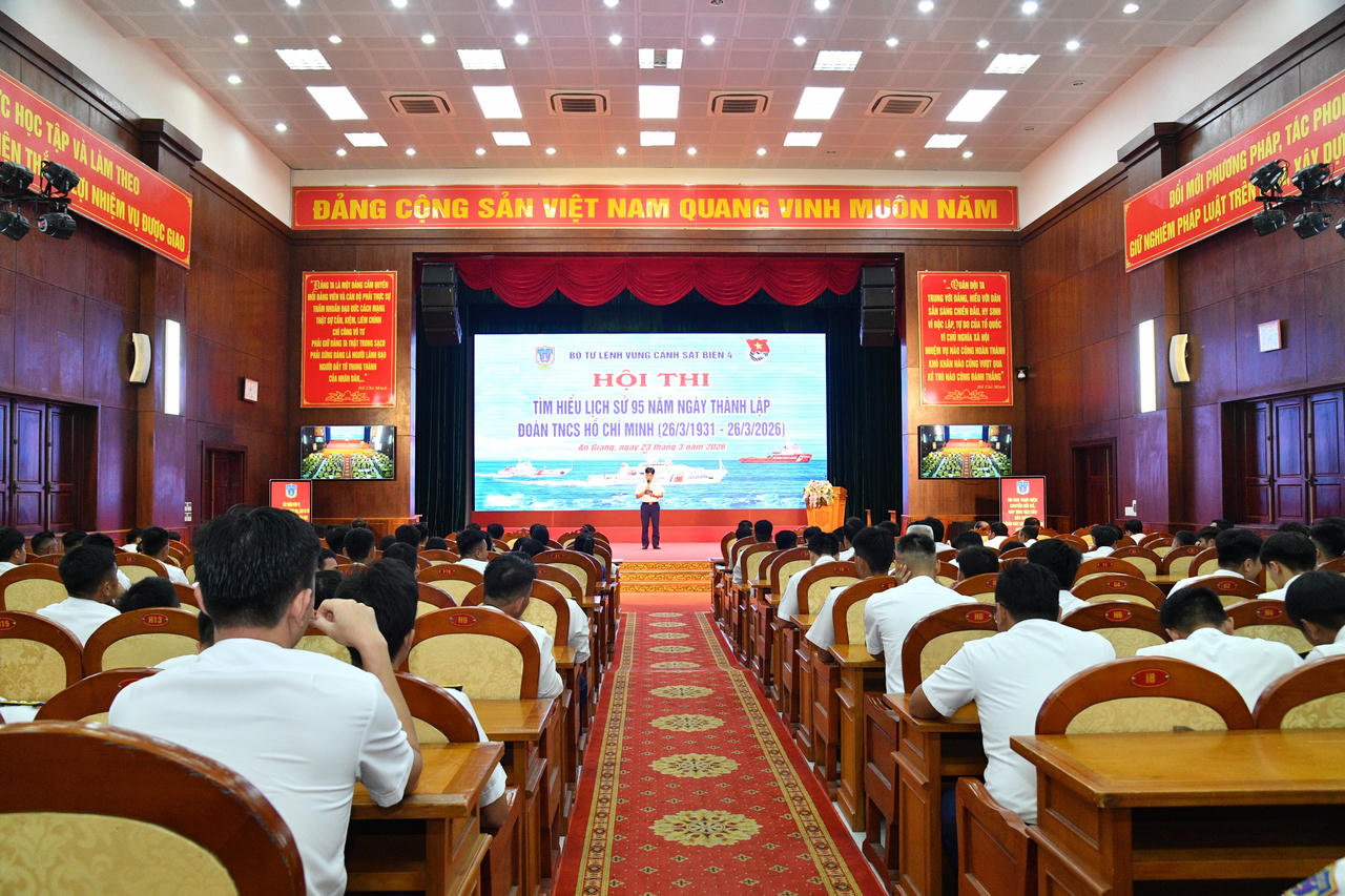 Quang cảnh Hội thi tìm hiểu lịch sử 95 năm Ngày thành lập Đoàn TNCS Hồ Chí Minh.