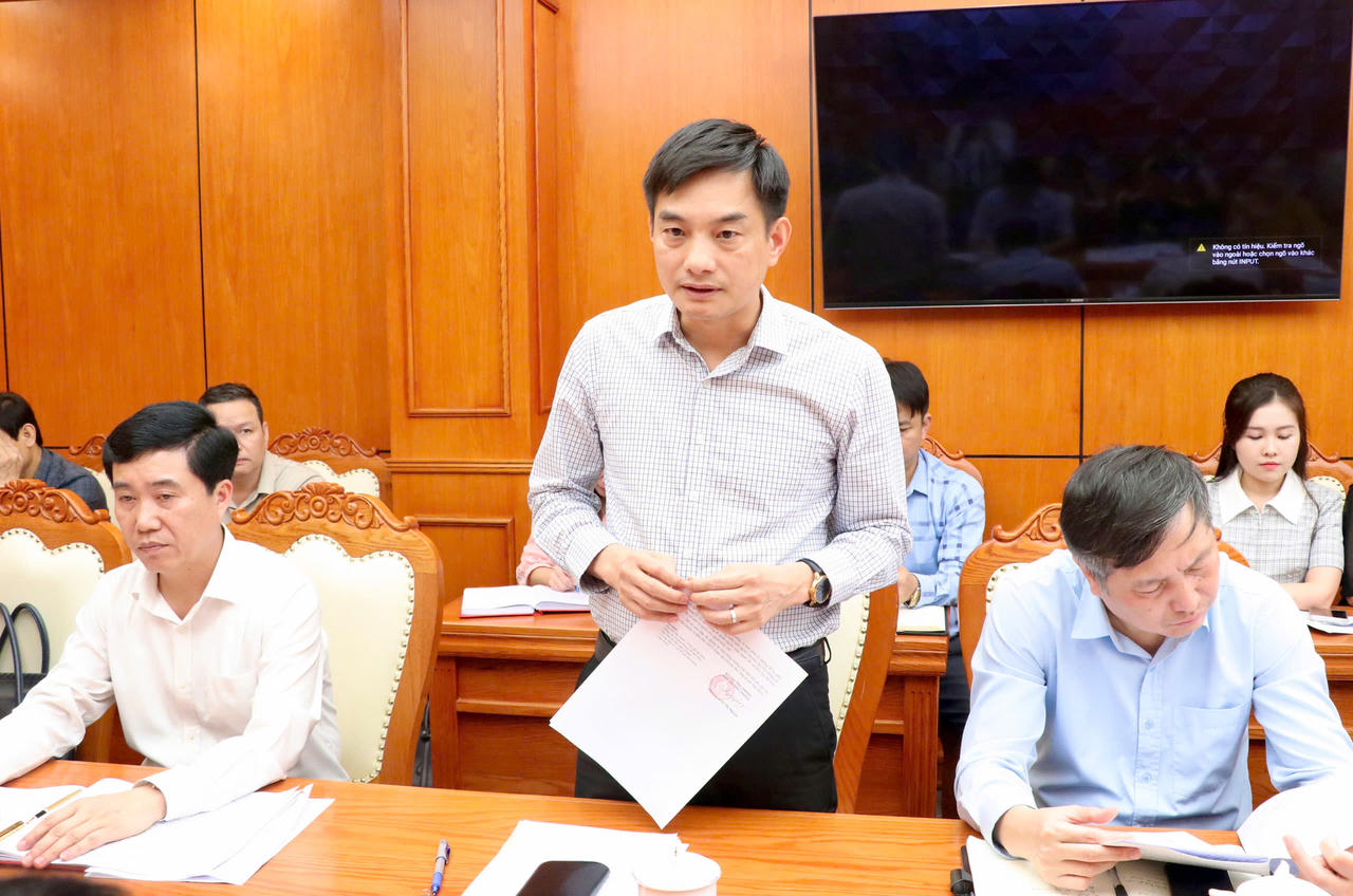 Đại diện lãnh đạo Công an tỉnh phát biểu tại buổi làm việc.