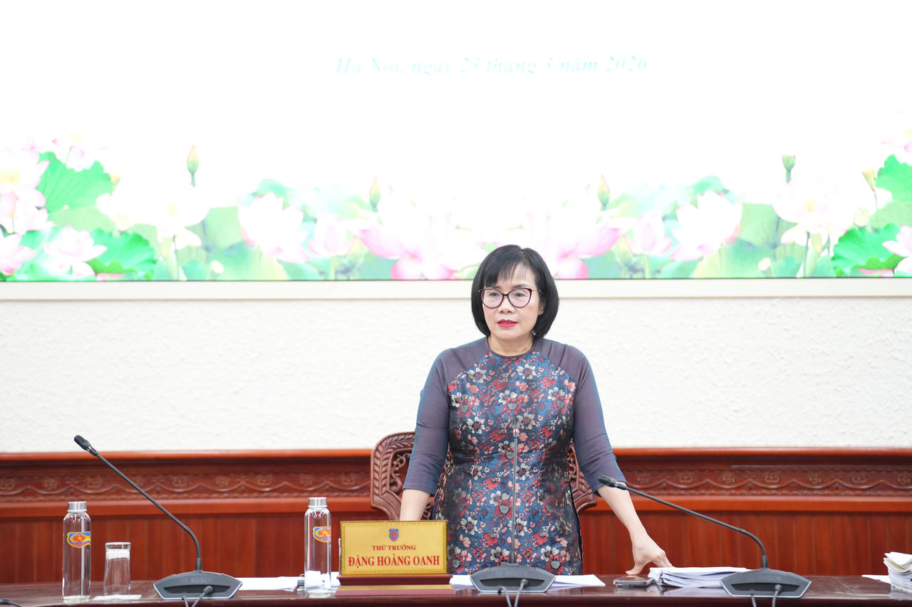 Thứ trưởng Đặng Hoàng Oanh kết luận cuộc họp.