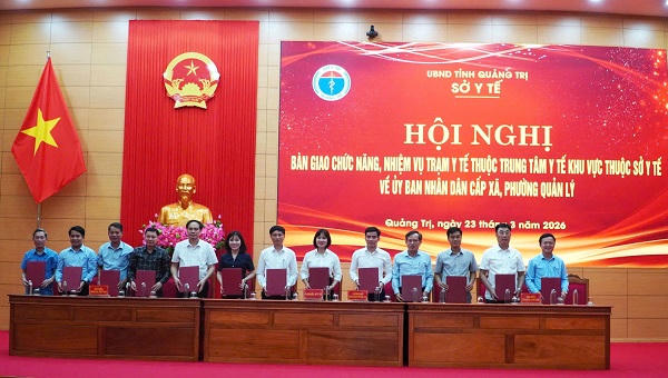Quảng Trị thành lập 77 trạm y tế trực thuộc UBND xã, phường