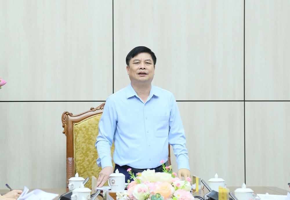 Phó Chủ tịch UBND tỉnh Phạm Văn Nghiêm kết luận cuộc họp.