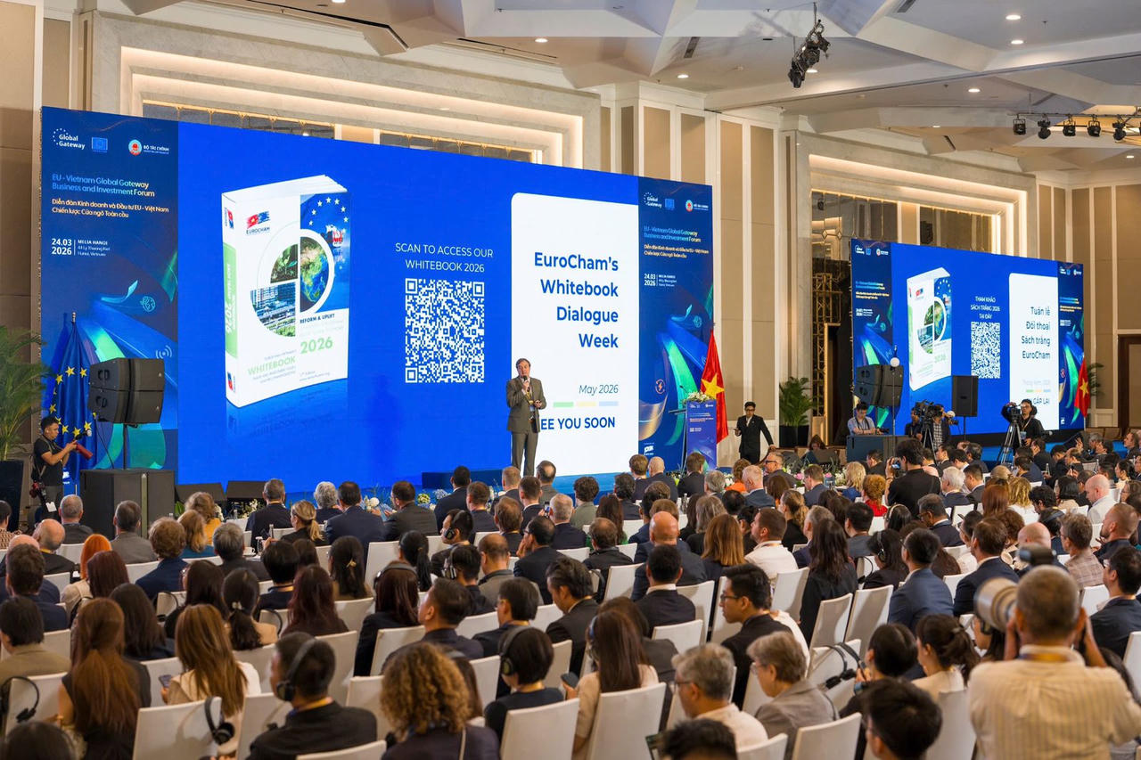 Hiệp hội Doanh nghiệp Châu Âu tại Việt Nam (EuroCham) ra mắt&nbsp;ấn bản thứ 17 của Sách Trắng tại Diễn đàn.