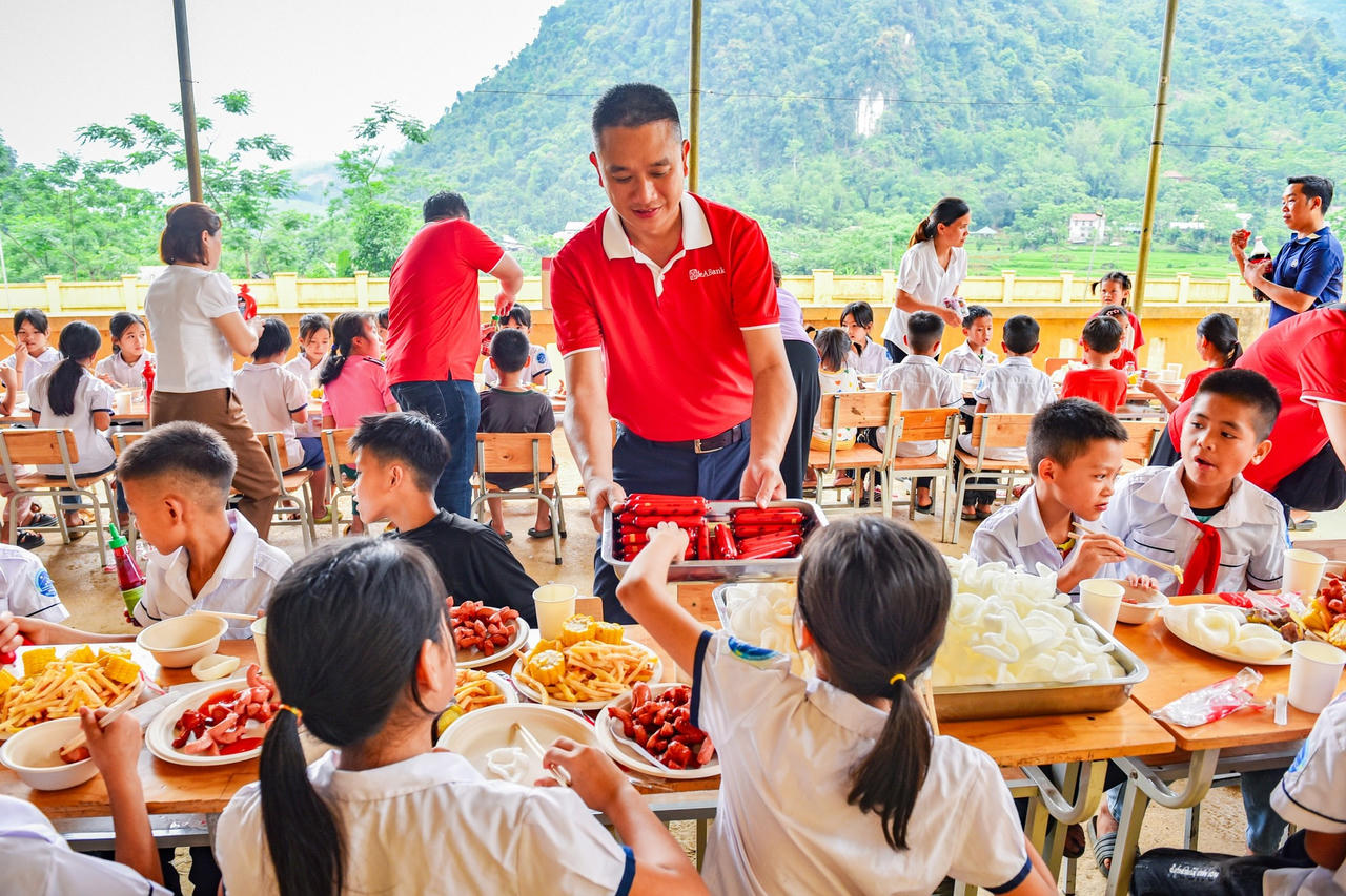 Hoạt động Nấu ăn cho em - buffet 0 đồng.