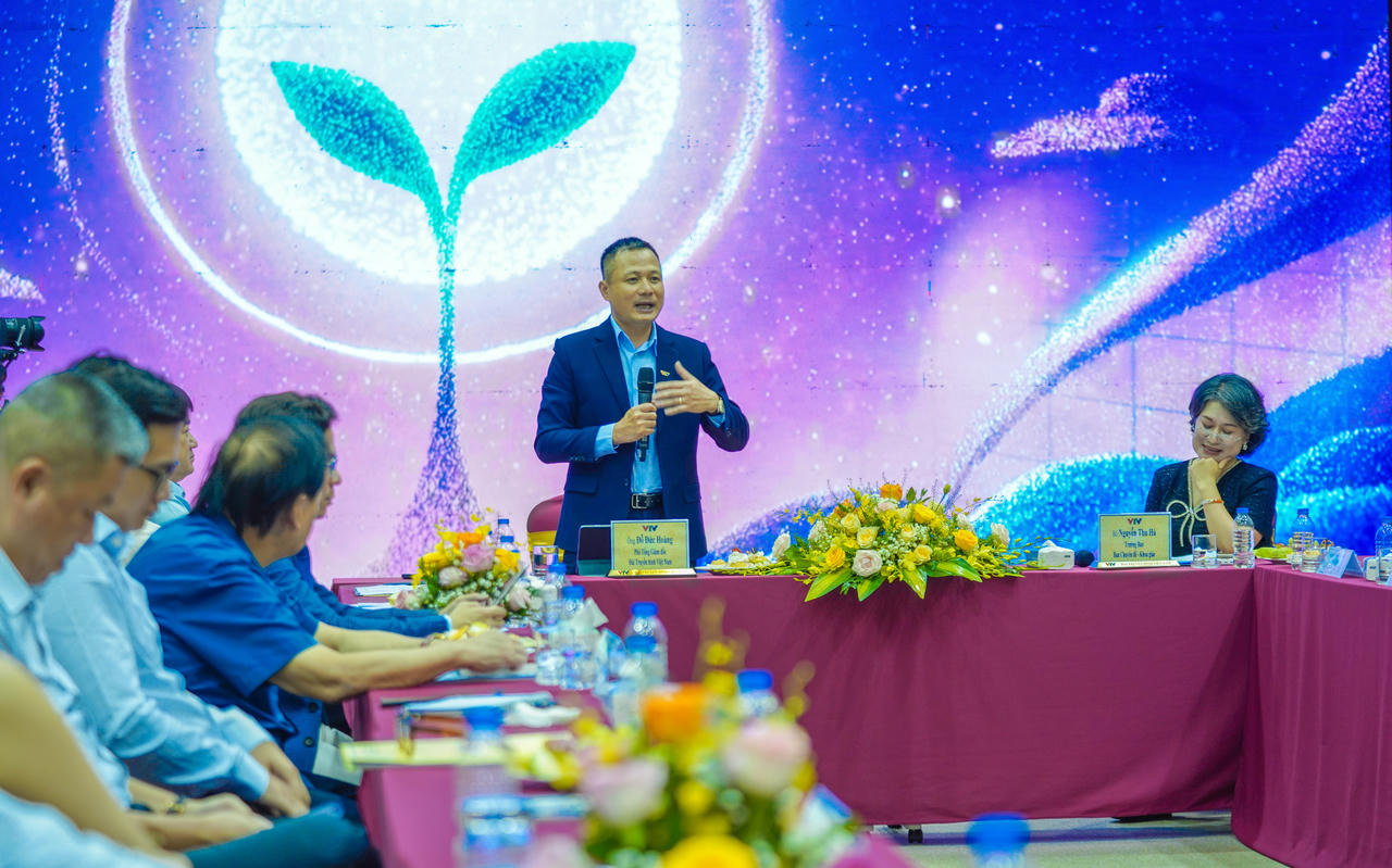 Nhà báo Đỗ Đức Hoàng - Phó Tổng giám đốc Đài Truyền hình Việt Nam chia sẻ tại cuộc họp báo (ảnh BTC).