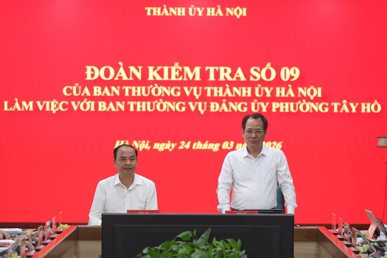 Ông Nguyễn Thanh Sơn, Bí thư Đảng ủy các trường Đại học, cao đẳng Hà Nội - Phó Trưởng đoàn kiểm tra phát biểu và chỉ đạo Hội nghị.