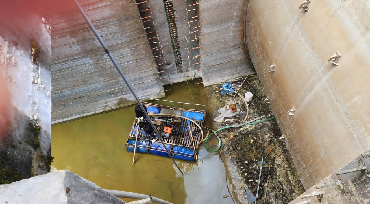 Tiến hành nạo vét lòng hồ theo quy định và thực hiện nạo vét xong trước ngày 30/5/2026.