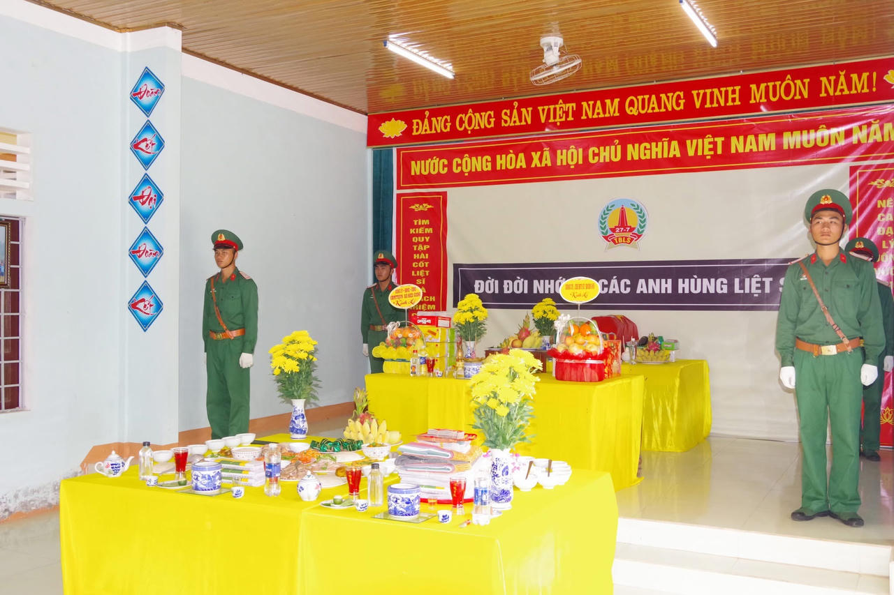 Di chuyển 2 hài cốt liệt sĩ về Nghĩa trang liệt sĩ Cam Tuyền (Quảng Trị)