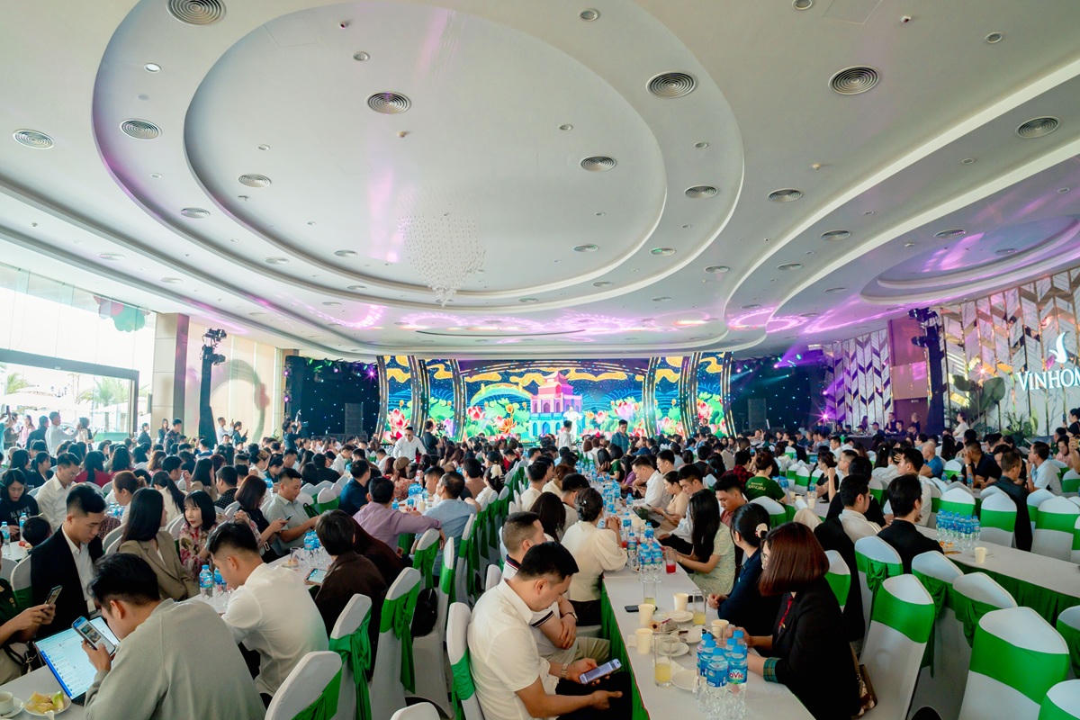 Sự kiện “Dawn of Golden City” thu hút gần 1000 khách hàng trực tiếp tham dự