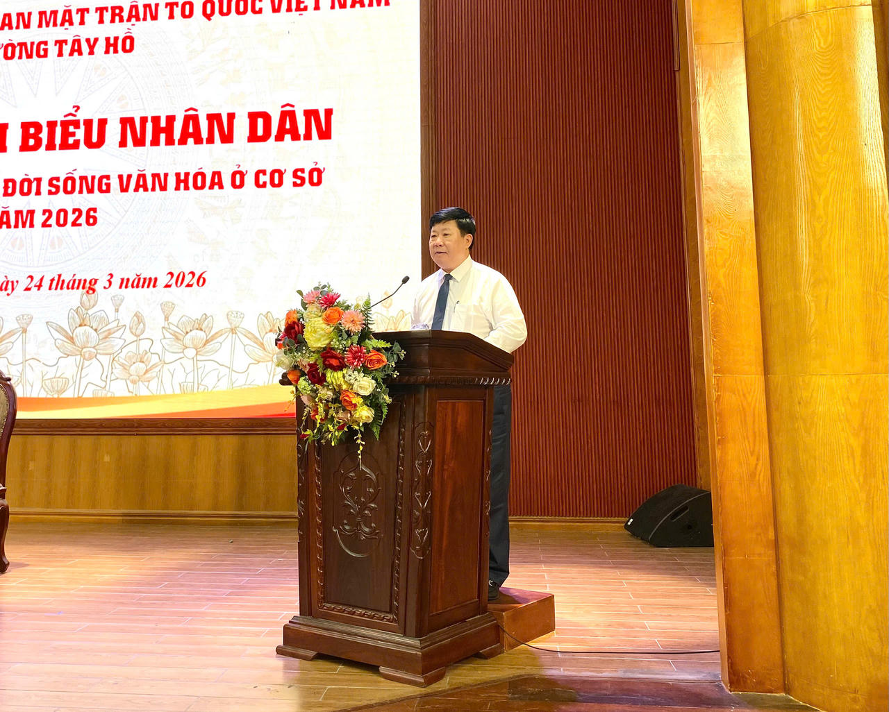 Chủ tịch UBND phường Nguyễn Thanh Tịnh phát biểu tại hội nghị. (Ảnh: Hương Ngọc)