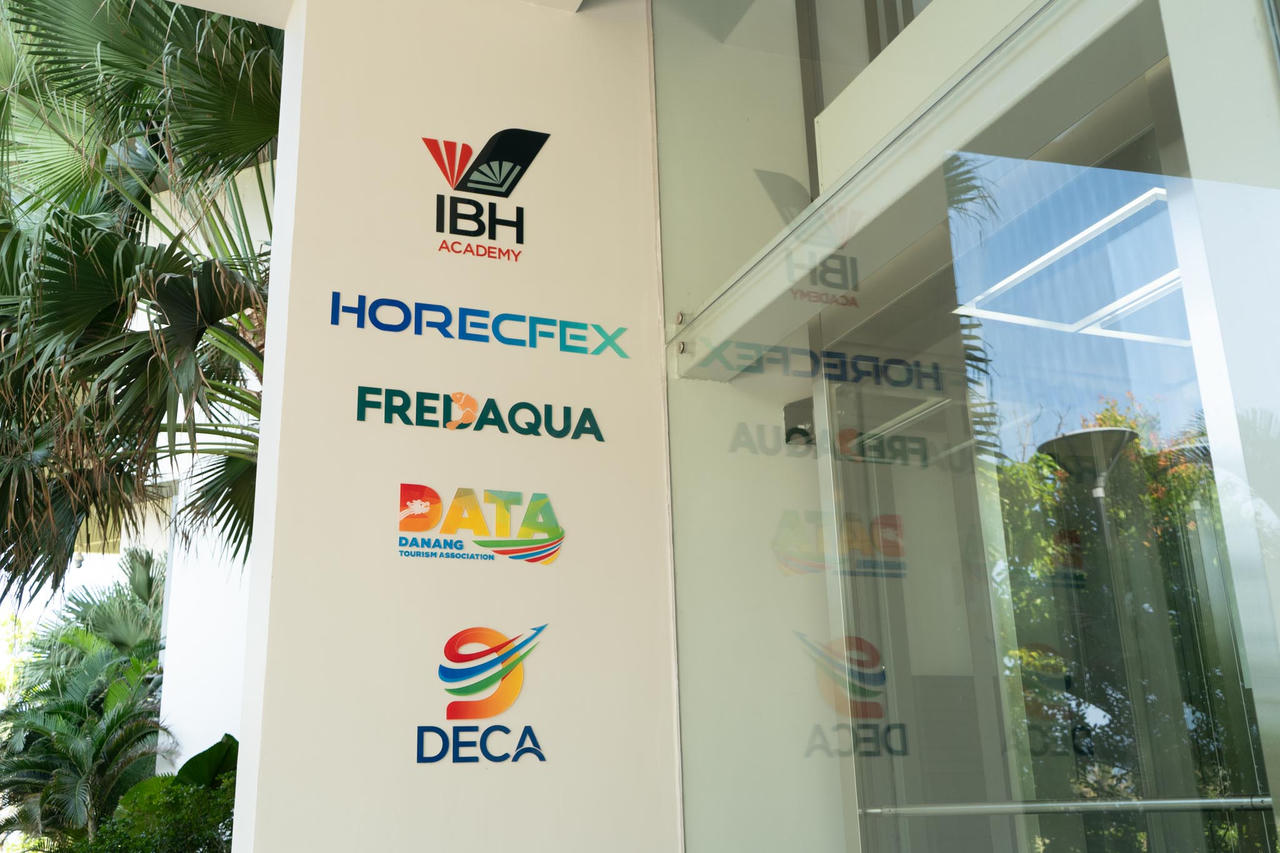 Trụ sở của DECA được đặt tại Cung Hội nghị Quốc tế Ariyana Đà Nẵng.