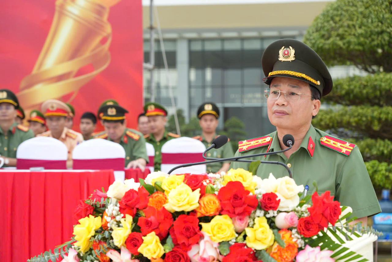 Đại tá Dương Văn Thoan – Phó Giám đốc Công an thành phố, Trưởng ban tổ chức phát biểu tại Lễ khai mạc.