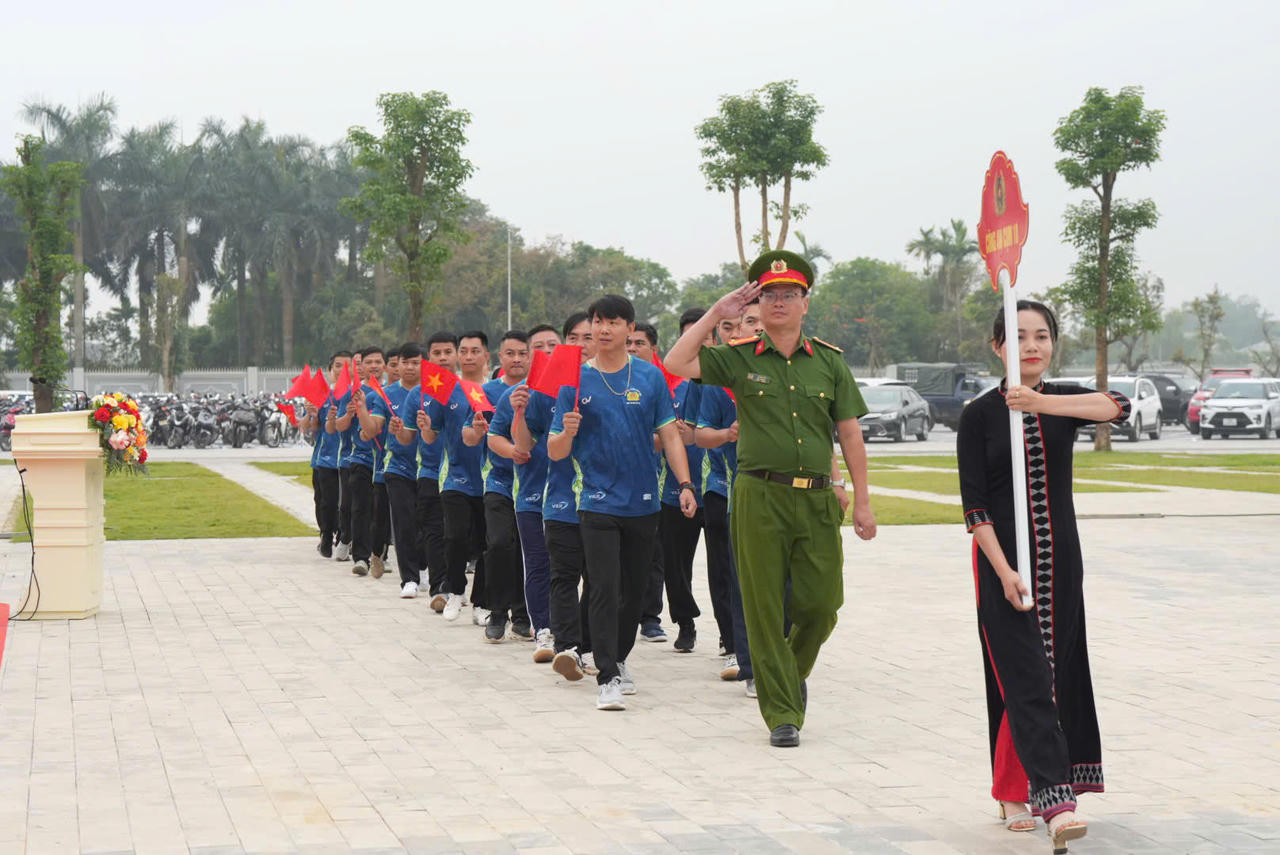 Các đoàn vận động viên tham dự Lễ khai mạc.