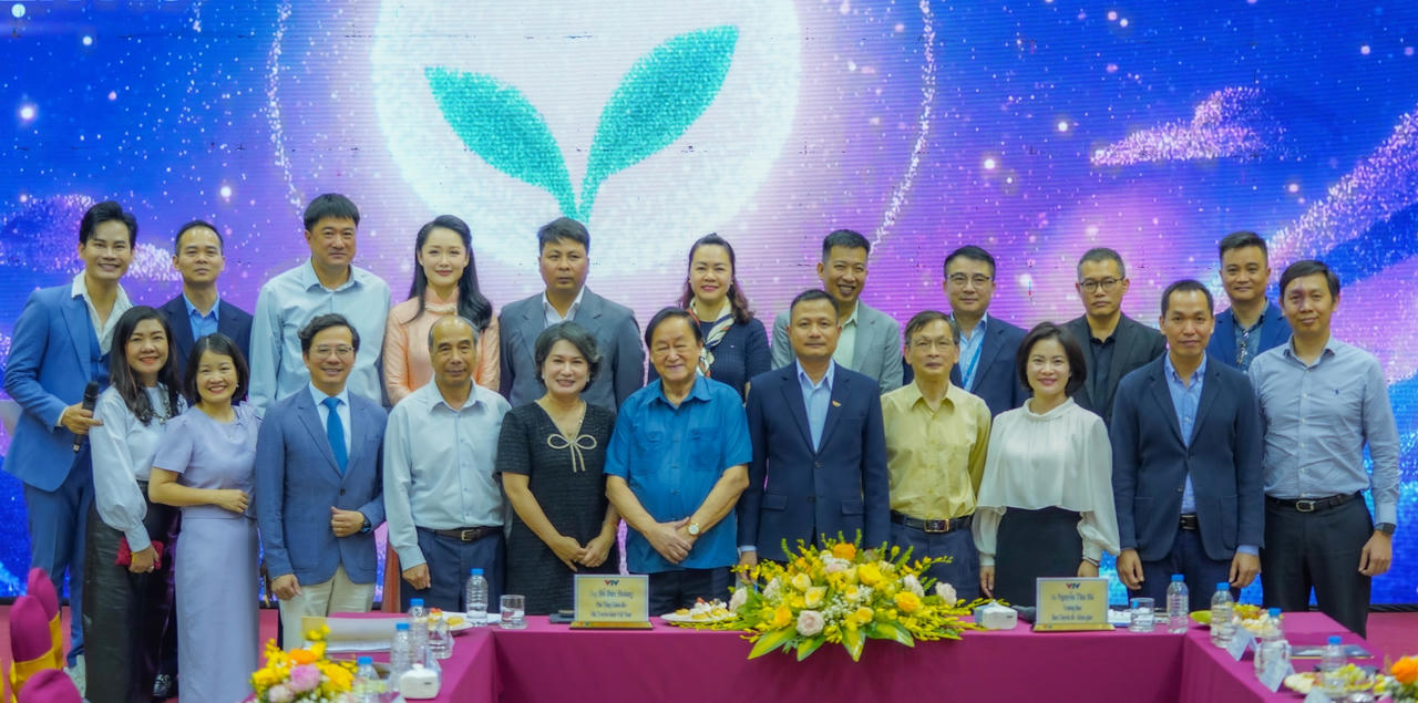 Ban Chuyên đề - Khoa giáo đã tổ chức buổi giới thiệu các chương trình trong dải giờ phát sóng mới từ 18 giờ đến 22 giờ trên kênh VTV2 (ảnh BTC).