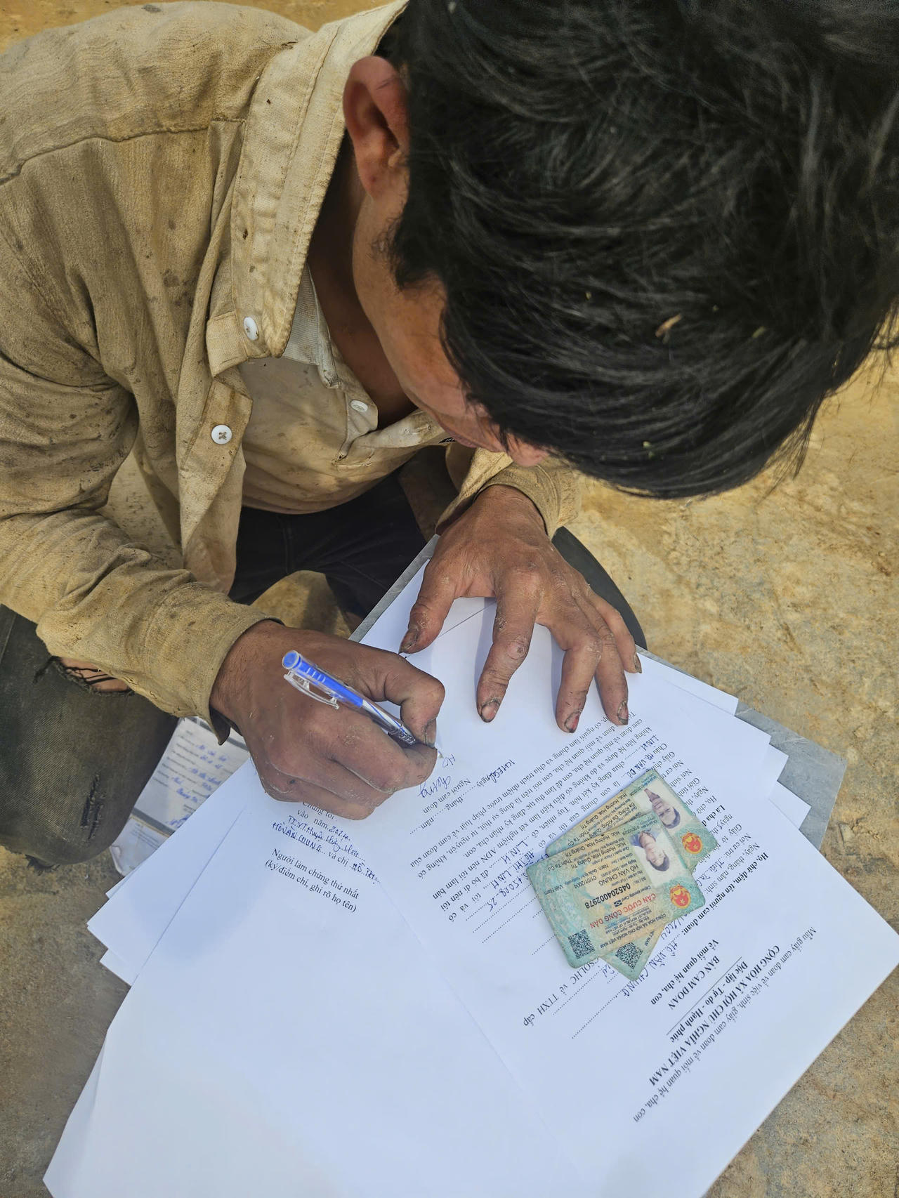 “Cầm tay chỉ việc” để trẻ em vùng biên Quảng Trị có giấy khai sinh