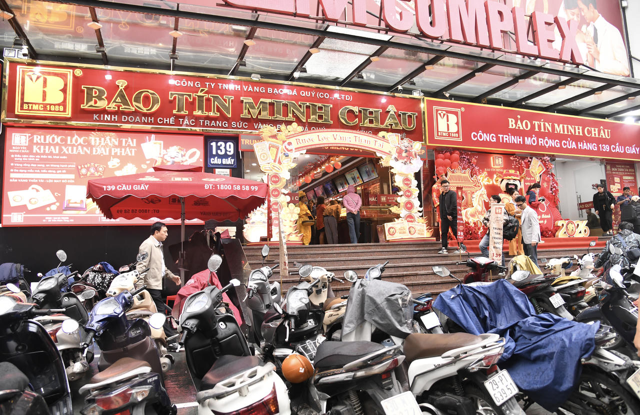 Bảo Tín Minh Châu cam kết bảo đảm quyền lợi khách hàng và mở cửa trở lại từ 12h ngày 26/3