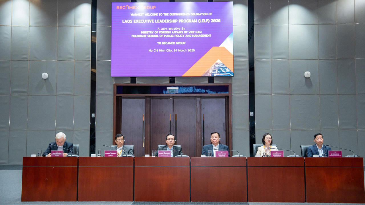 Các đại biểu chủ trì buổi làm việc.