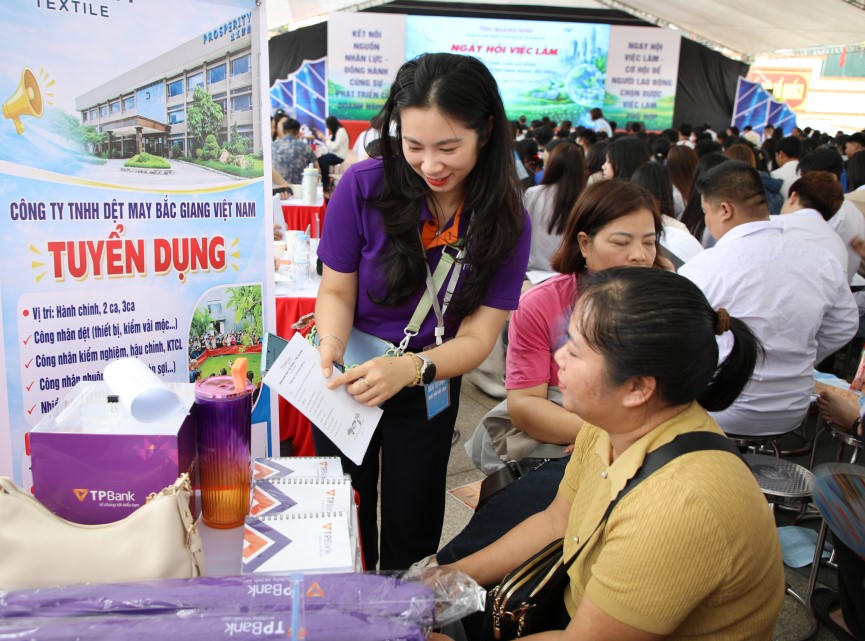 Quảng Ninh: Chế độ đãi ngộ hợp lý để thu hút lao động bền vững