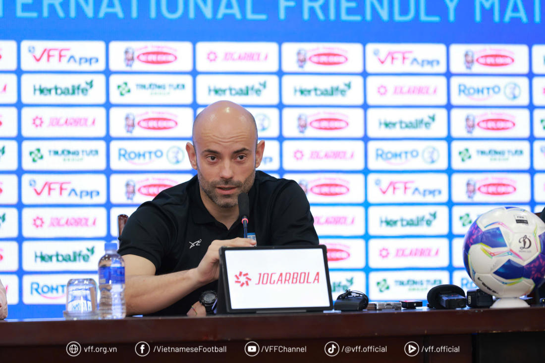 HLV trưởng Javier Cabrera nói về khả năng ra sân Hamza Choudhury