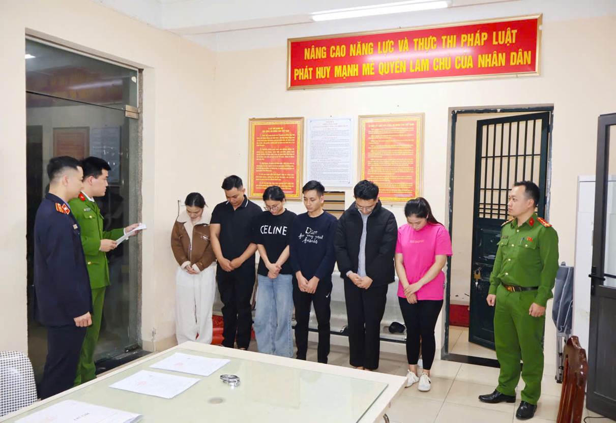 Giả danh bác sĩ, lập 'viện thẩm mỹ chui' để lừa khách, thu lợi hàng trăm triệu
