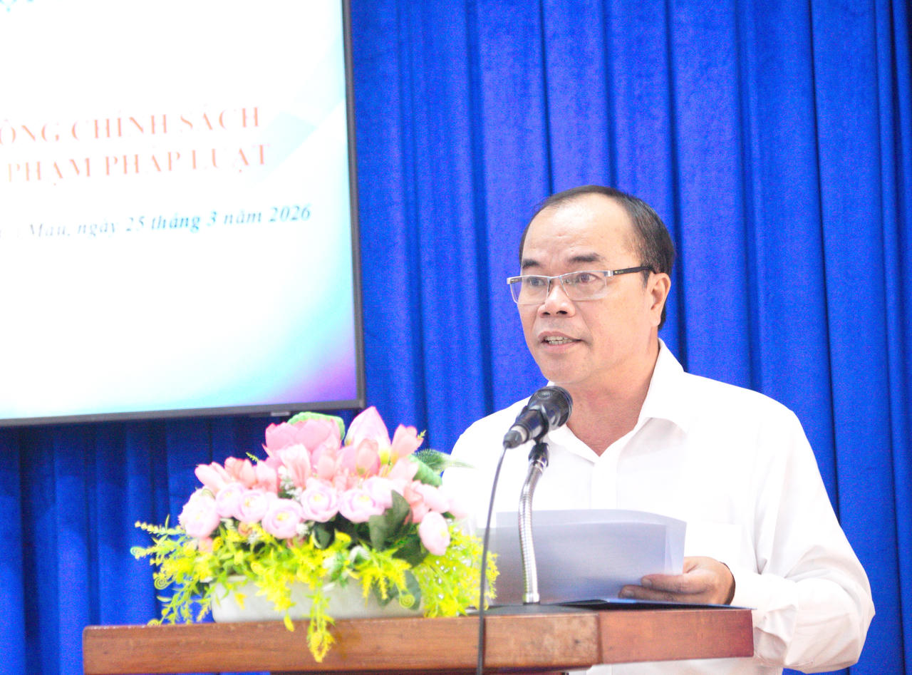 Ông Lâm Hồ Sỹ - Giám đốc Báo và Phát thanh, Truyền hình Cà Mau, phát biểu khai mạc Hội nghị.