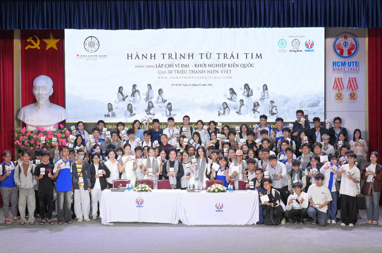 Sáng ngày 24/3, “Hành trình Từ Trái Tim” đã diễn ra tại điểm trường Đại học Công nghệ Kỹ thuật TP. Hồ Chí Minh, tiếp tục hành trình lan tỏa tri thức đến thanh niên Việt Nam trong năm 2026.