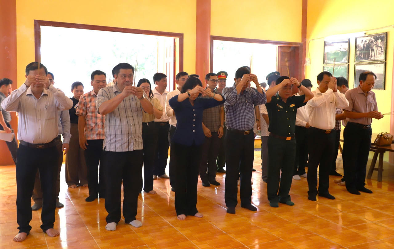 UBND tỉnh An Giang khảo sát đầu tư xây dựng y tế, giáo dục trên địa bàn Đặc khu Thổ Châu