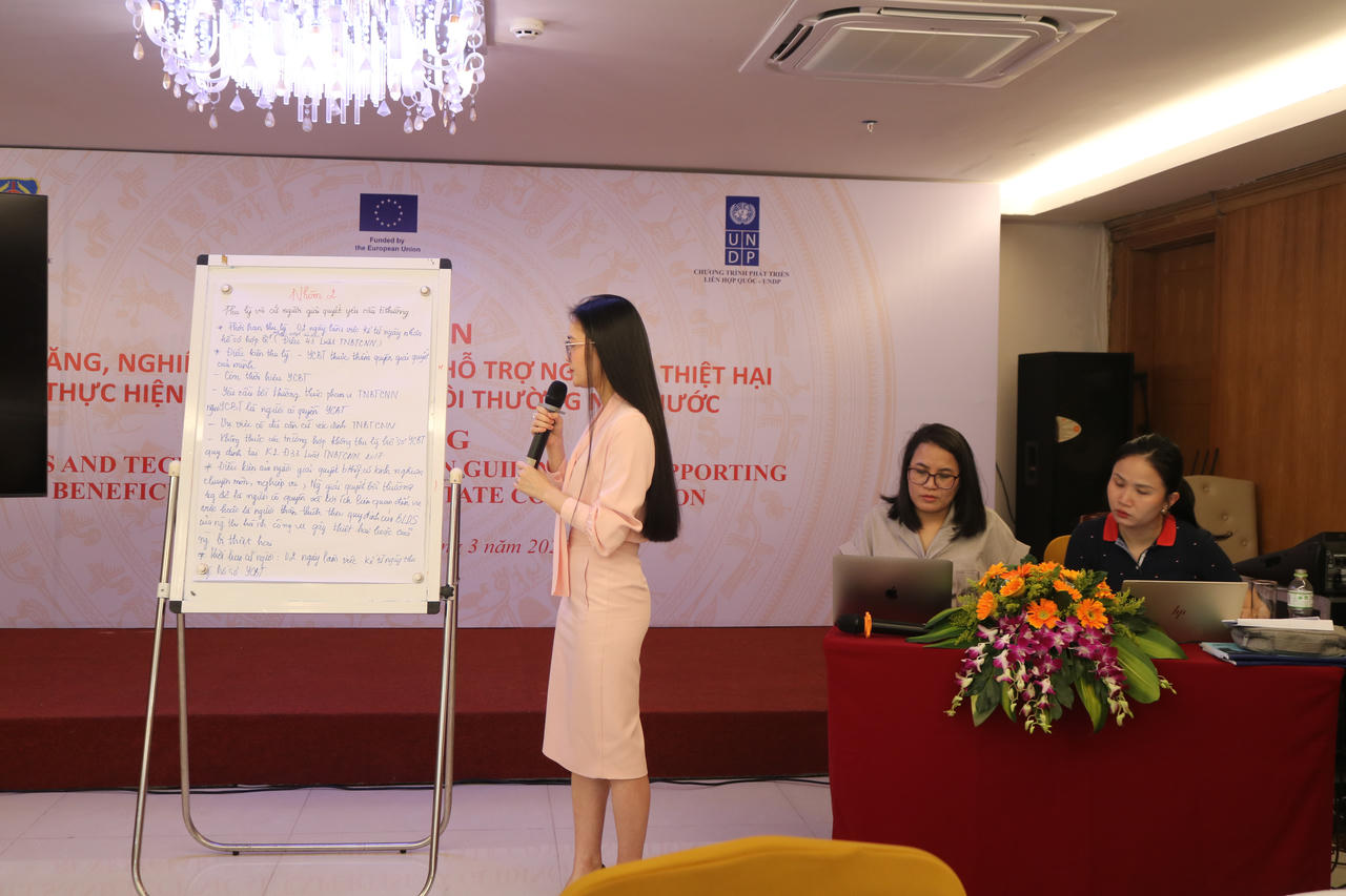 Học viên tham gia thuyết trình tại hội nghị tập huấn.