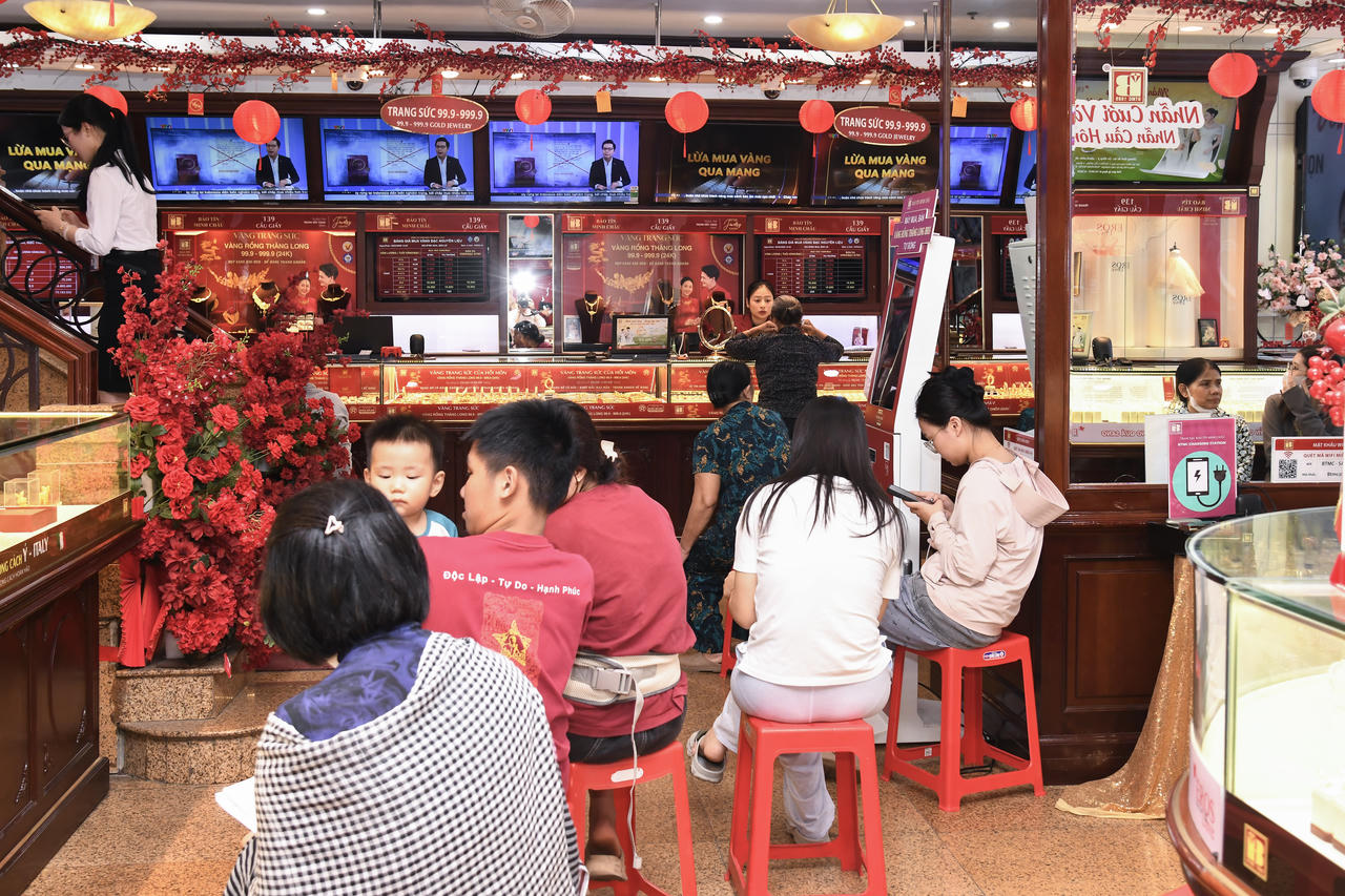 Bảo Tín Minh Châu mở cửa trở lại, giao dịch diễn ra ổn định và khá sôi động